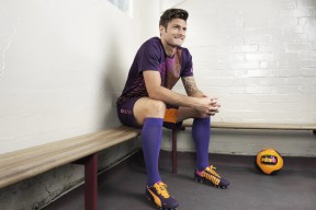 开云体育世界杯-雄鹿与欧文，当东方铁壁崩塌，西方孤星升起