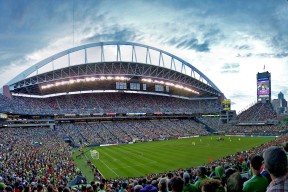 开云体育app-年度焦点之战之夜，哈登稳定输出不掉线，沉默巨星的逆流哲学