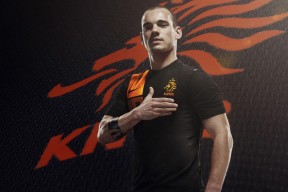 世界杯2026-那不勒斯血拼挪威，奥亚尔萨瓦尔如何用高光表现撕碎北欧防线