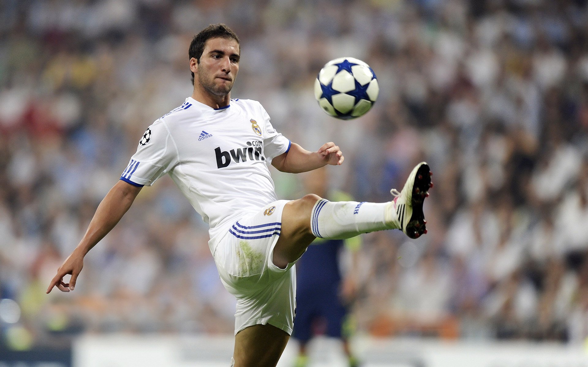 奥斯梅恩爆发,国际米兰生死战取胜拉齐奥,蓝黑军团如何完成自我救赎?