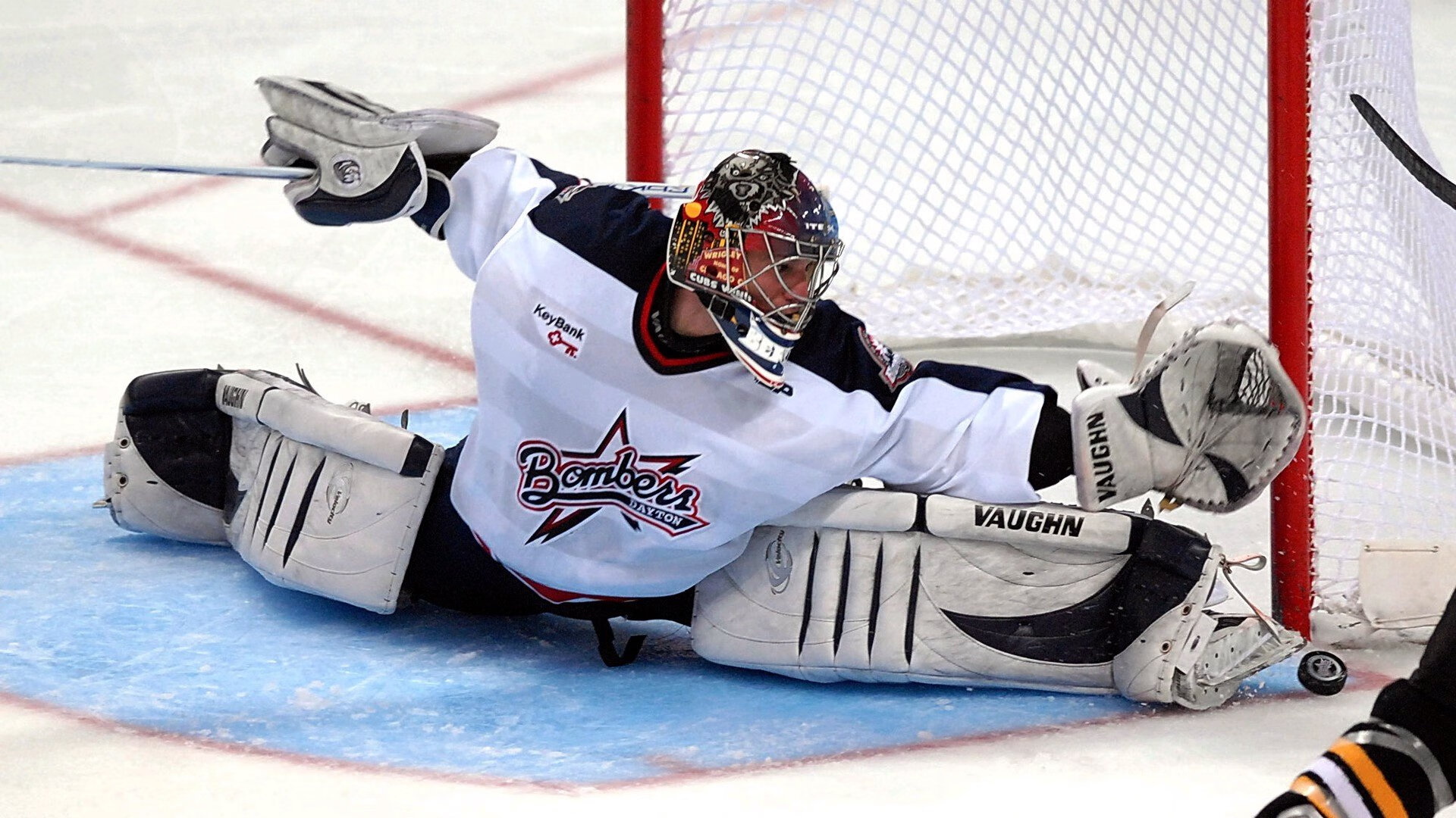 赛道与球场，F1新赛季揭幕战与热火开拓者鏖战的双重狂想