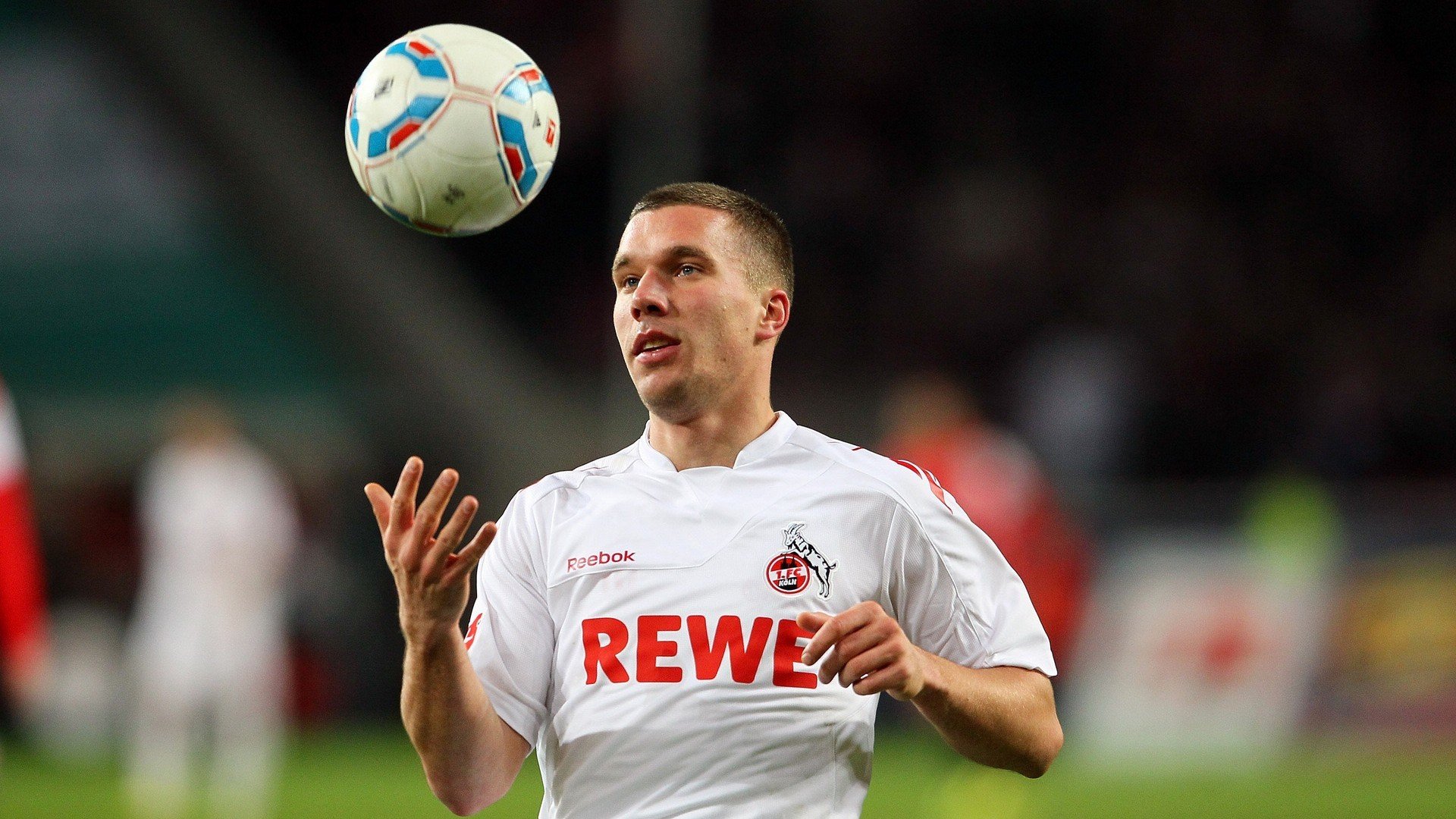 门迪爆发，从喀麦隆街头到里昂巅峰，一扇被叩响的命运之门